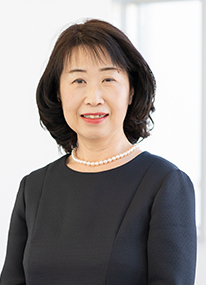 学校長　藤岡佐和子